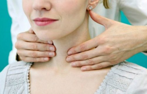 Mỏi cổ, cứng cổ vì đau vai gáy: Cảnh giác các biến chứng